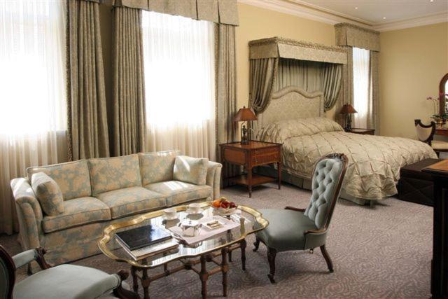 Monarch Hotel Йоханнесбург Номер фото